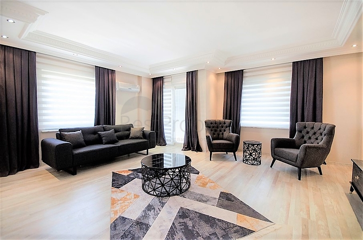 سعر مناسب - شقة غرفتين وصالة - جانب الجامعة - في منطقة جيكجلي / الانيا 