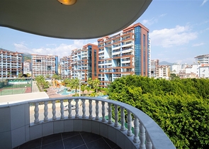 سعر مناسب - شقة غرفتين وصالة - جانب الجامعة - في منطقة جيكجلي / الانيا 