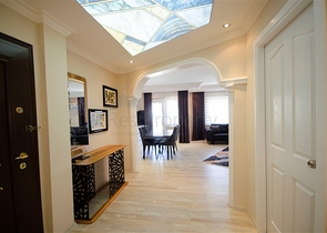 سعر مناسب - شقة غرفتين وصالة - جانب الجامعة - في منطقة جيكجلي / الانيا 