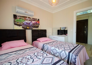 سعر مناسب - شقة غرفتين وصالة - جانب الجامعة - في منطقة جيكجلي / الانيا 