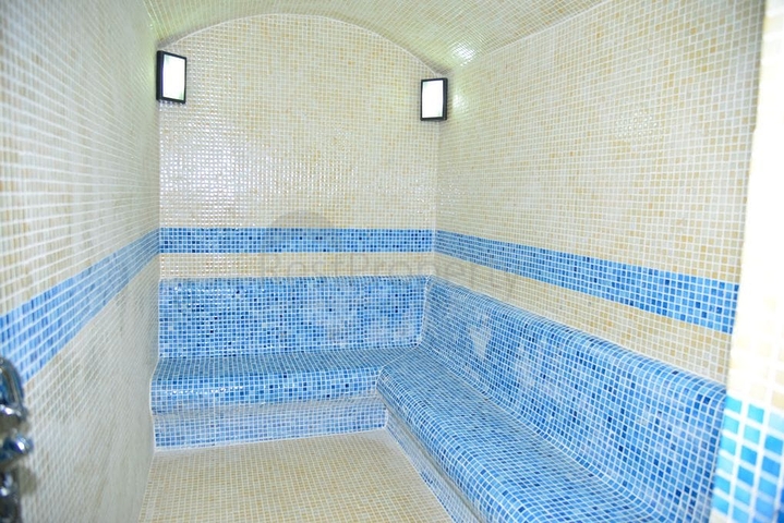 مجمع سكني حديث وقريب من البحر - شقة واسعة 1+1 - مفروشة - في مهموتلار / الانيا 