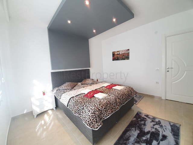 مجمع سكني حديث وقريب من البحر - شقة واسعة 1+1 - مفروشة - في مهموتلار / الانيا 