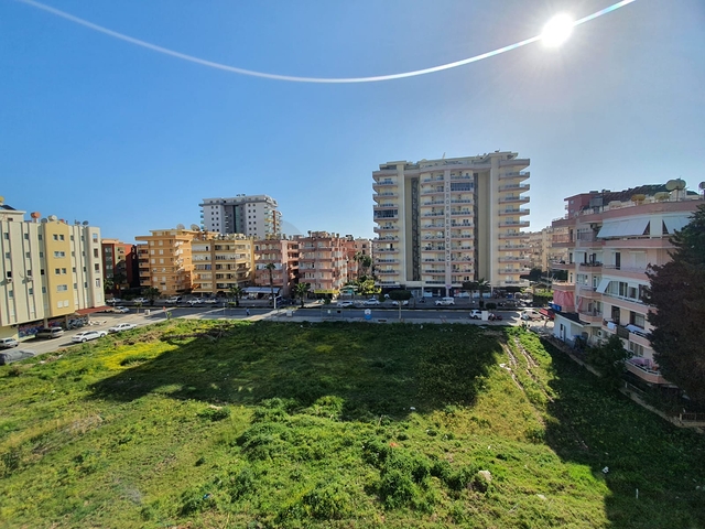 مجمع سكني حديث وقريب من البحر - شقة واسعة 1+1 - مفروشة - في مهموتلار / الانيا 