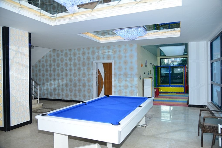 مجمع سكني حديث وقريب من البحر - شقة واسعة 1+1 - مفروشة - في مهموتلار / الانيا 