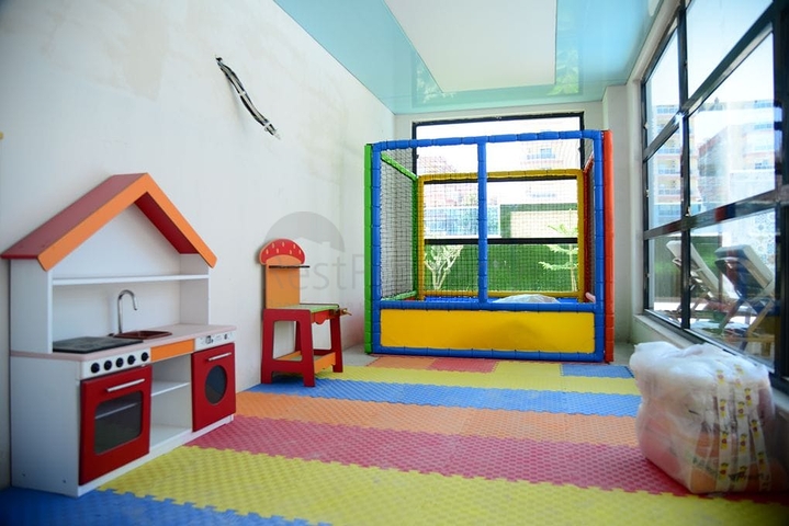 مجمع سكني حديث وقريب من البحر - شقة واسعة 1+1 - مفروشة - في مهموتلار / الانيا 