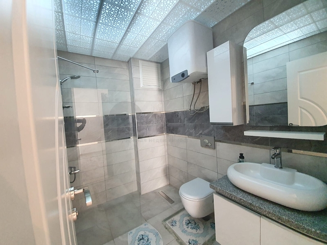 مجمع سكني حديث وقريب من البحر - شقة واسعة 1+1 - مفروشة - في مهموتلار / الانيا 