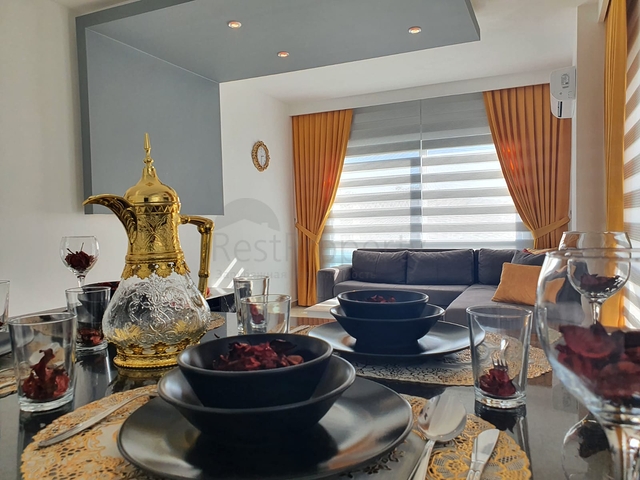 مجمع سكني حديث وقريب من البحر - شقة واسعة 1+1 - مفروشة - في مهموتلار / الانيا 