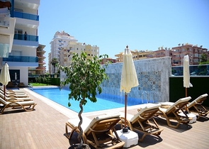 مجمع سكني حديث وقريب من البحر - شقة واسعة 1+1 - مفروشة - في مهموتلار / الانيا 