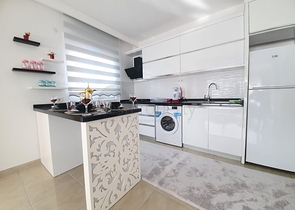 مجمع سكني حديث وقريب من البحر - شقة واسعة 1+1 - مفروشة - في مهموتلار / الانيا 