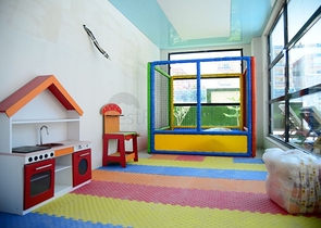 مجمع سكني حديث وقريب من البحر - شقة واسعة 1+1 - مفروشة - في مهموتلار / الانيا 