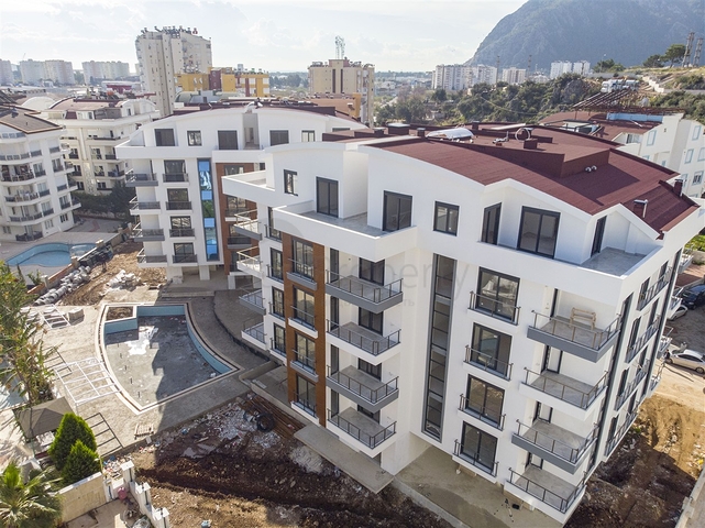 شقة 2 + 1 في مجمع في منطقة هورما كونيالتي أنطاليا