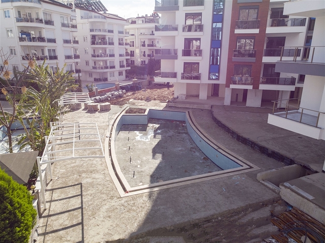 شقة 2 + 1 في مجمع في منطقة هورما كونيالتي أنطاليا