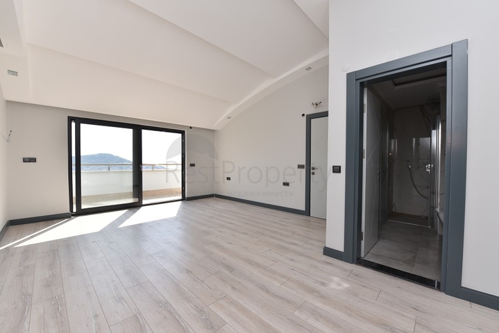 اطلالة بحر وقلعة - دوبلكس فاخرة - مركز الانيا 