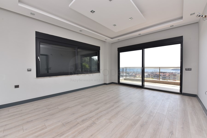 اطلالة بحر وقلعة - دوبلكس فاخرة - مركز الانيا 