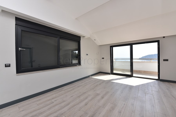 اطلالة بحر وقلعة - دوبلكس فاخرة - مركز الانيا 