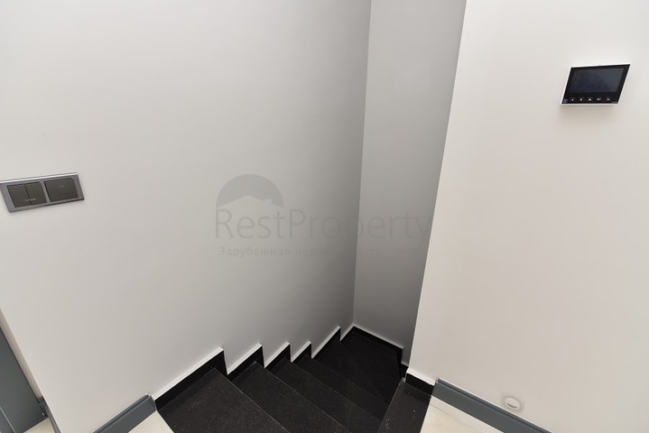 اطلالة بحر وقلعة - دوبلكس فاخرة - مركز الانيا 