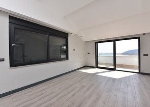 اطلالة بحر وقلعة - دوبلكس فاخرة - مركز الانيا 