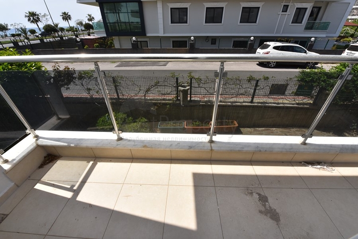 اول صف على البحر - شقة مفروشة غرفتين وصالة - كاستل / الانيا 