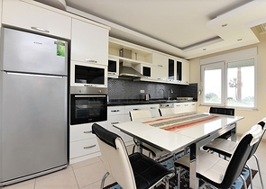 اول صف على البحر - شقة مفروشة غرفتين وصالة - كاستل / الانيا 