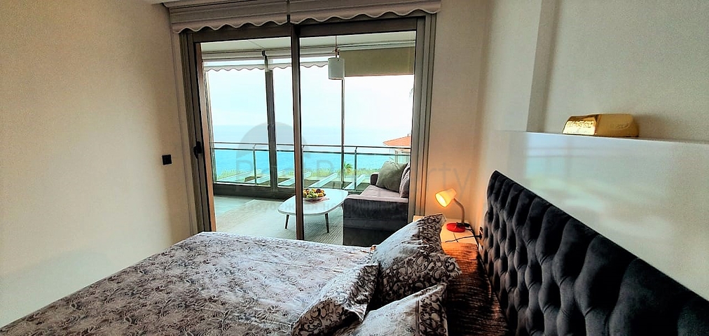 قمة التميز والفخامة - اطلالة بحر مباشرة - شقة غرفة وصالة ضمن مجمع  نجوم -كارجي جاك / الانيا 