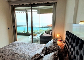 قمة التميز والفخامة - اطلالة بحر مباشرة - شقة غرفة وصالة ضمن مجمع  نجوم -كارجي جاك / الانيا 