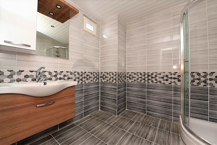 اطلالة بحر -دوبلكس 2 غرفة وصالة - ضمن مجمع حديث - مهموتلار / الانيا 