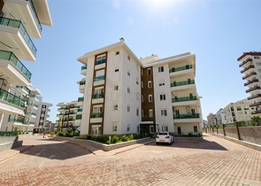 شقة 2 + 1 في مشروع  جديد في كونيالتي