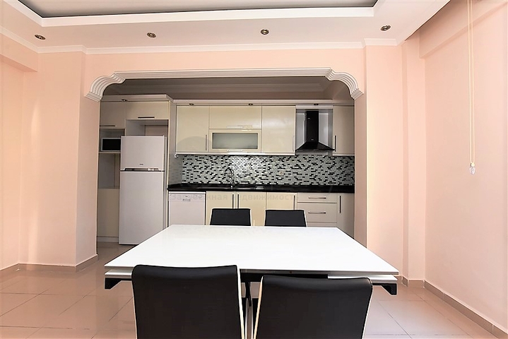 ضمن ارقى مناطق الانيا - شقة غرفة وصالة مفروشة - مجمع قريب من البحر - اوبا / الانيا 