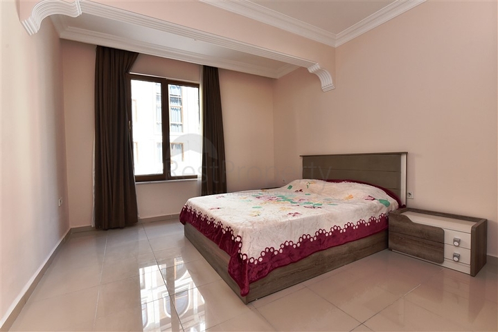 ضمن ارقى مناطق الانيا - شقة غرفة وصالة مفروشة - مجمع قريب من البحر - اوبا / الانيا 