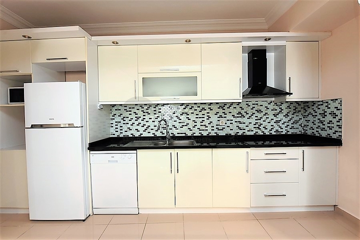 ضمن ارقى مناطق الانيا - شقة غرفة وصالة مفروشة - مجمع قريب من البحر - اوبا / الانيا 