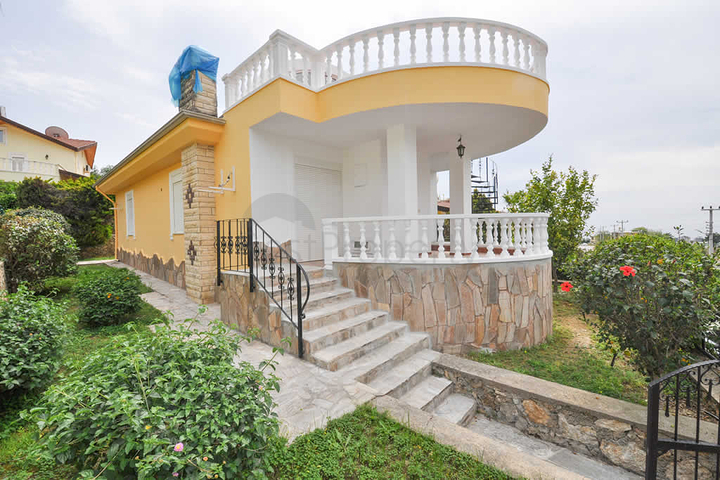 فيلا مستقلة بسعر مناسب  - تصميم داخلي مميز وحديقة - كارجي جاك /الانيا 