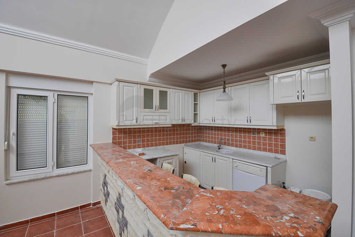 فيلا مستقلة بسعر مناسب  - تصميم داخلي مميز وحديقة - كارجي جاك /الانيا 