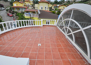 فيلا مستقلة بسعر مناسب  - تصميم داخلي مميز وحديقة - كارجي جاك /الانيا 