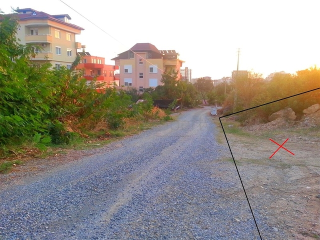 للراغبين بالاستثمار الناجح - ارض ضمن منطقة سكنية قريبة من البحر - مهموتلار / الانيا 