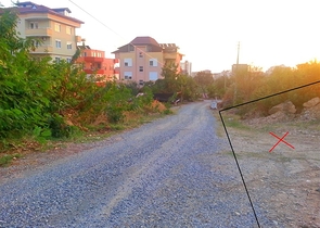 للراغبين بالاستثمار الناجح - ارض ضمن منطقة سكنية قريبة من البحر - مهموتلار / الانيا 