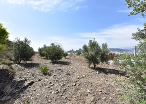 ارض مع اطلالة بحر - قريبة من مطار غازي باشا / الانيا