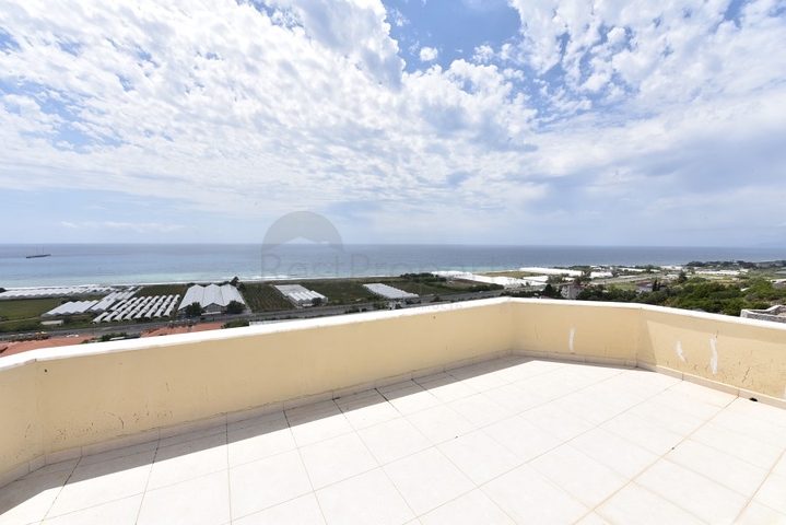 الفيلا المثالية - اطلالة بحر ساحرة - 4 غرف وصالة - مستقلة مع حديقة - الانيا 