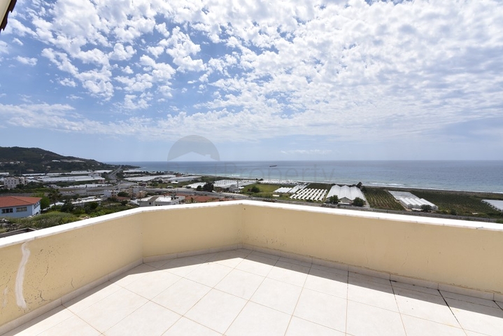 الفيلا المثالية - اطلالة بحر ساحرة - 4 غرف وصالة - مستقلة مع حديقة - الانيا 