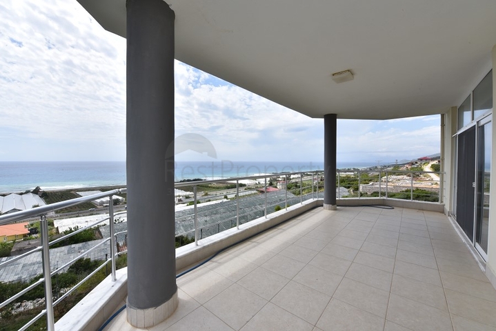 الفيلا المثالية - اطلالة بحر ساحرة - 4 غرف وصالة - مستقلة مع حديقة - الانيا 