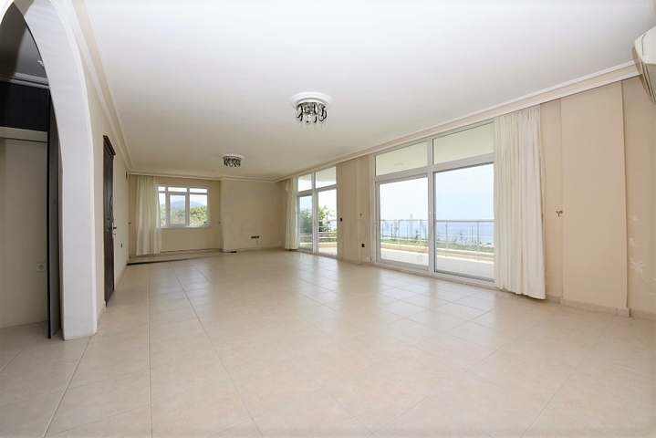 الفيلا المثالية - اطلالة بحر ساحرة - 4 غرف وصالة - مستقلة مع حديقة - الانيا 