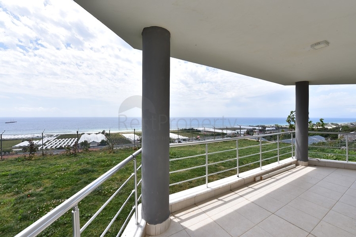 الفيلا المثالية - اطلالة بحر ساحرة - 4 غرف وصالة - مستقلة مع حديقة - الانيا 