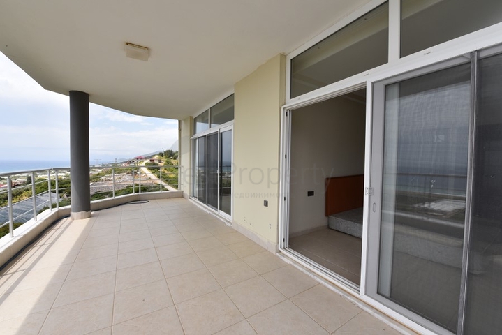 الفيلا المثالية - اطلالة بحر ساحرة - 4 غرف وصالة - مستقلة مع حديقة - الانيا 