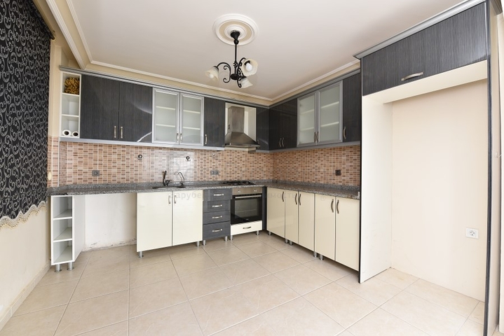 الفيلا المثالية - اطلالة بحر ساحرة - 4 غرف وصالة - مستقلة مع حديقة - الانيا 