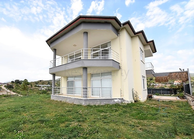 الفيلا المثالية - اطلالة بحر ساحرة - 4 غرف وصالة - مستقلة مع حديقة - الانيا 