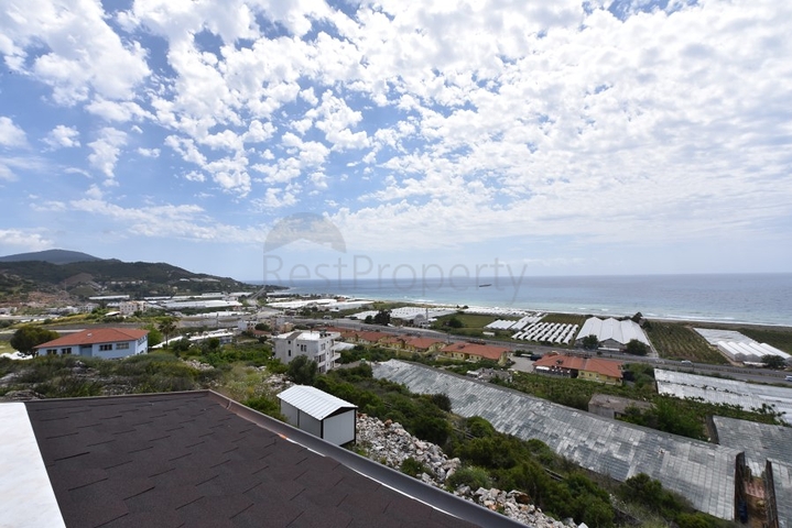 الفيلا المثالية - اطلالة بحر ساحرة - 4 غرف وصالة - مستقلة مع حديقة - الانيا 