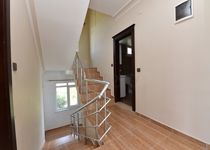 الفيلا المثالية - اطلالة بحر ساحرة - 4 غرف وصالة - مستقلة مع حديقة - الانيا 