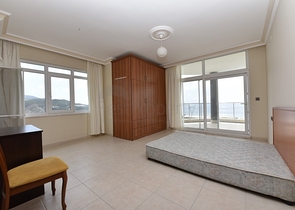 الفيلا المثالية - اطلالة بحر ساحرة - 4 غرف وصالة - مستقلة مع حديقة - الانيا 