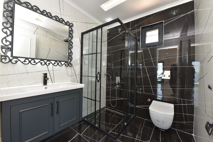 لعشاق الفخامة والتميز - تصميم حديث -اطلالة بحر وقلعة - كارجي جاك / لانيا