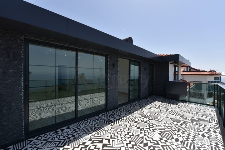 لعشاق الفخامة والتميز - تصميم حديث -اطلالة بحر وقلعة - كارجي جاك / لانيا