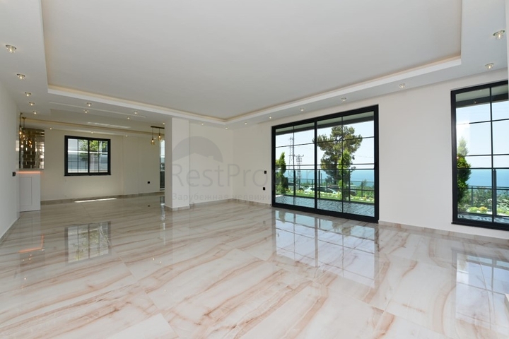 لعشاق الفخامة والتميز - تصميم حديث -اطلالة بحر وقلعة - كارجي جاك / لانيا